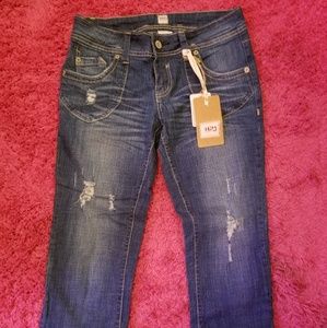 New! Hydraulic Jean Capris.
